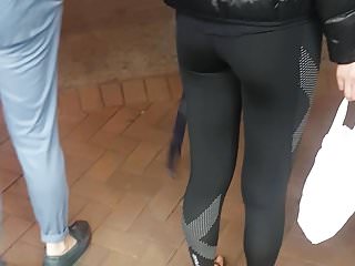 Candid chinese ass in gym tights